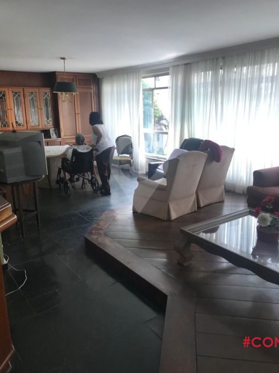 Apartamento com 3 Quartos e 2 vagas à Venda, 240 m² por R$ 2.000.000,00