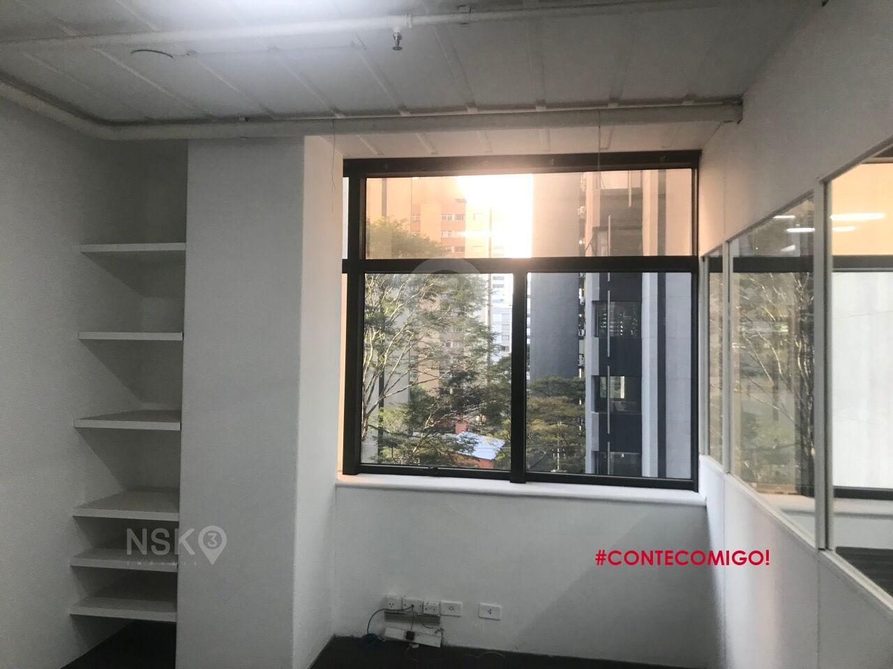 Loja com 2 Salas e 2 vagas à Venda, 98 m² por R$ 840.000,00