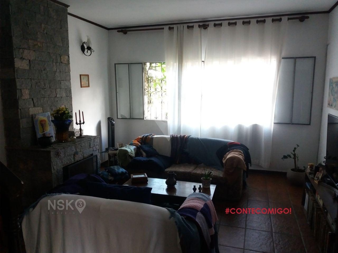 Casa com 3 Quartos e 10 vagas à Venda, 180 m² por R$ 1.350.000,00