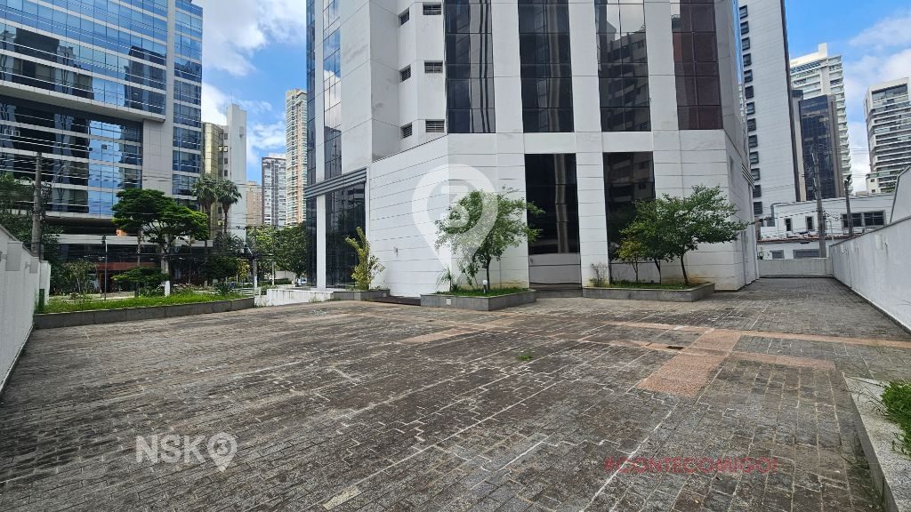 Loja com 2 Salas e 10 vagas para Locação, 257 m² por R$ 30.600,00