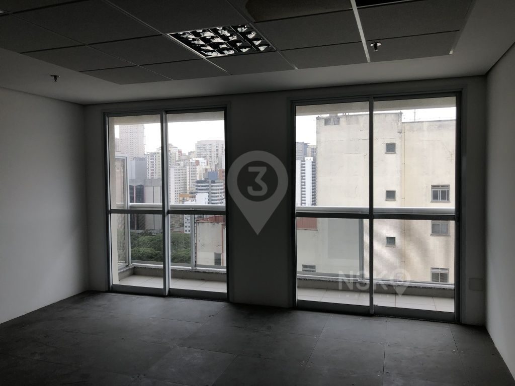 Loja com 2 Salas e 4 vagas à Venda, 164 m² por R$ 2.160.000,00