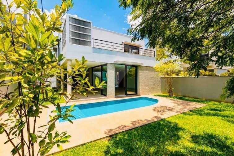 Imóvel com 3 Quartos e 4 vagas à Venda, 445 m² por R$ 5.500.000,00