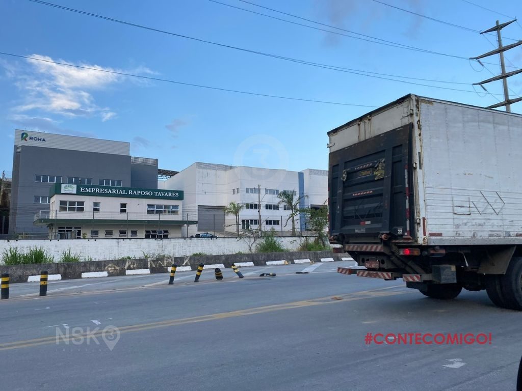 Galpão para locação - Carapicuíba - Com 1.000m² - 2 Docas - Pé direito 13,5 - Piso para 6ton/m2 padrão ANVISA - Nks3 Imóveis - Código 42568