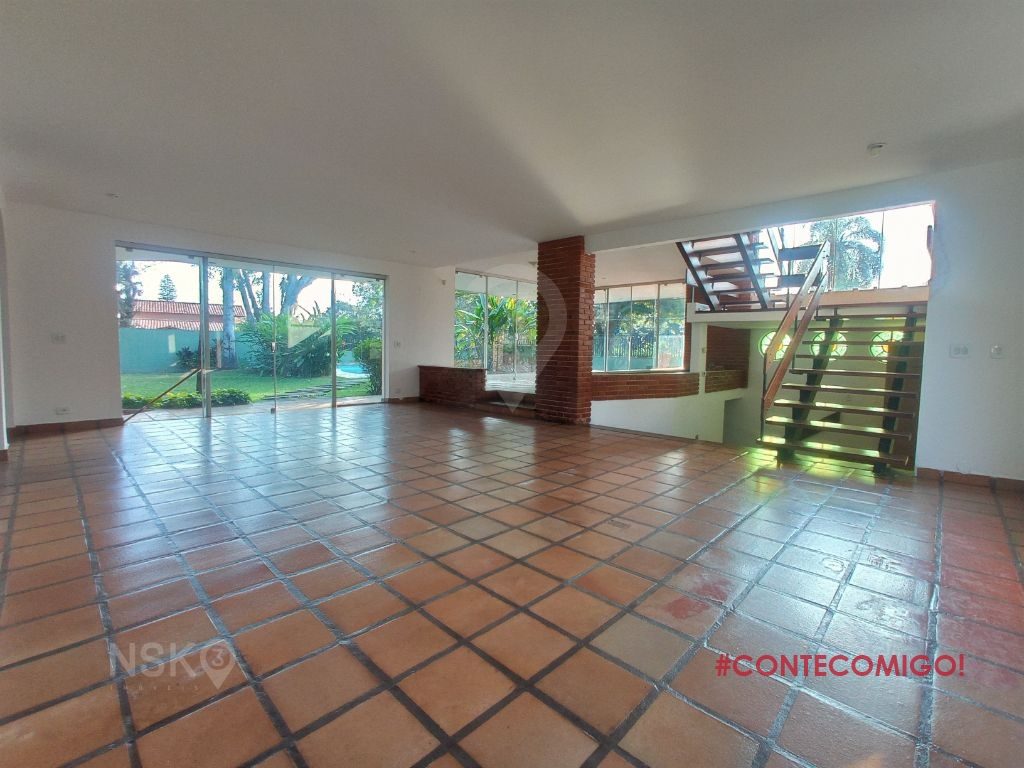 Imóvel com 4 Quartos e 3 vagas à Venda, 840 m² por R$ 1.980.000,00