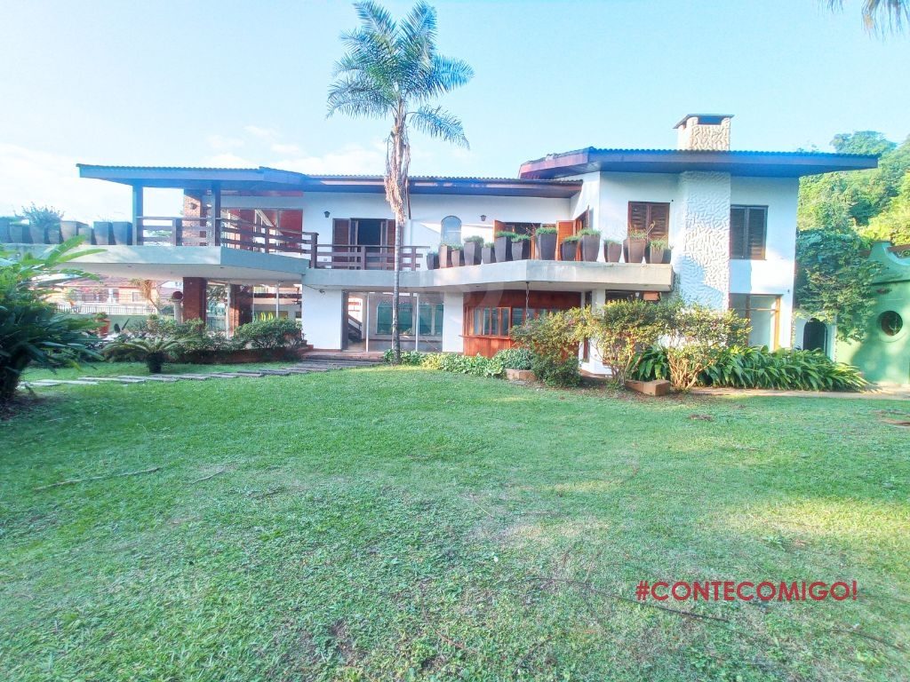 Casa com 4 Quartos e 3 vagas à Venda, 840 m² por R$ 1.990.000,00