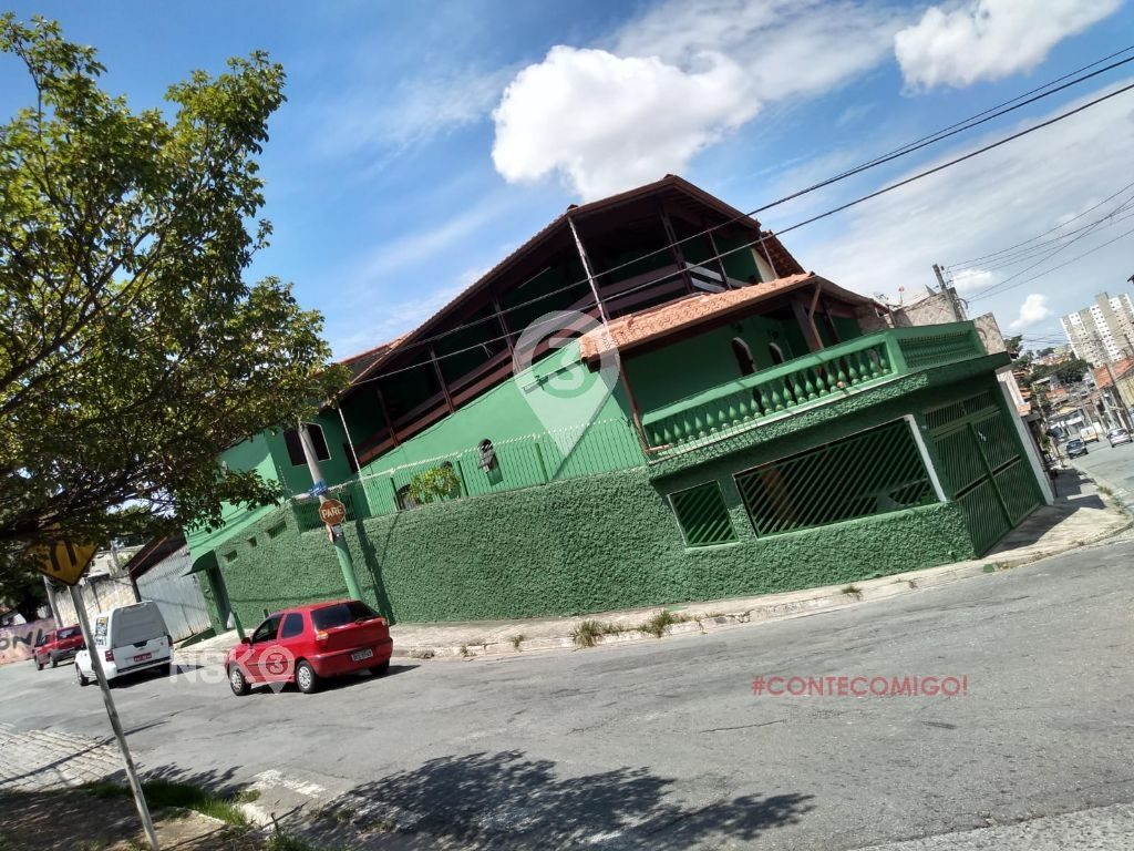 Casa com 3 Quartos e 2 vagas à Venda, 250 m² por R$ 550.000,00