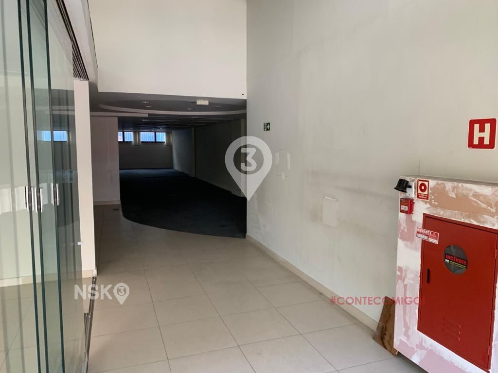 Loja com 4 Salas e 8 vagas para Locação, 398 m² por R$ 17.000,00