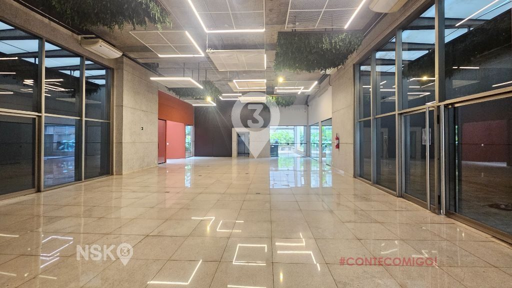Loja com 2 Salas e 5 vagas para Locação, 398 m² por R$ 39.000,00