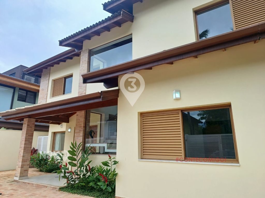 Casa de Alto Padrão à Venda na Praia de São Sebastião – Litoral Norte SP