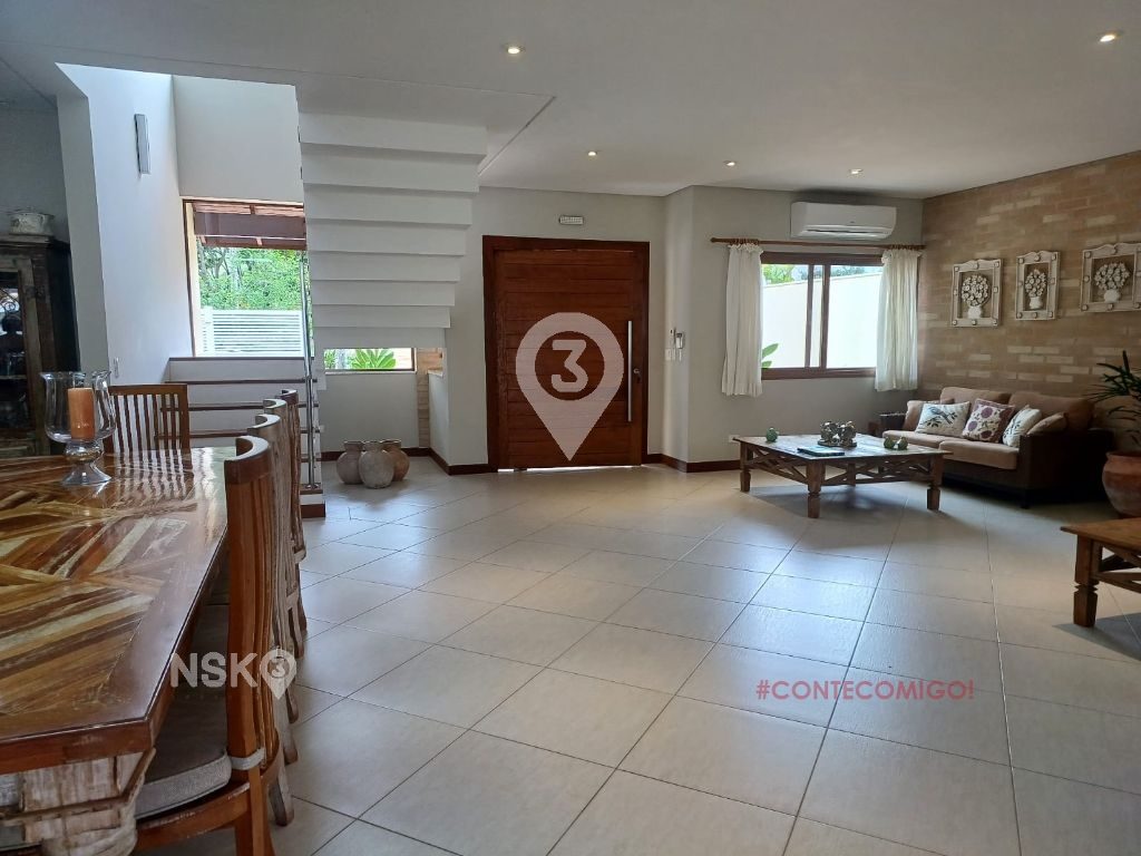 Casa de Alto Padrão à Venda na Praia de São Sebastião – Litoral Norte SP
