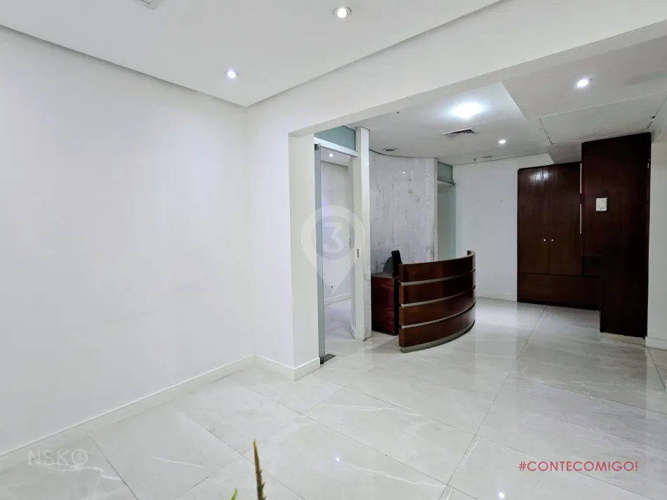 Sala Comercial com 4 Salas e 6 vagas à Venda, 235 m² por R$ 1.900.000,00